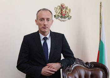 Министър Красимир Вълчев