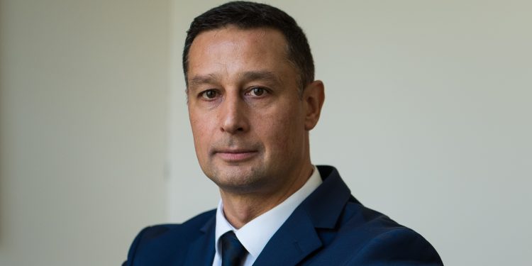 Проф. д-р Евгени Станимиров, ректор на Икономическия университет – Варна: Излизането от кризата ще стане с икономика на различни скорости