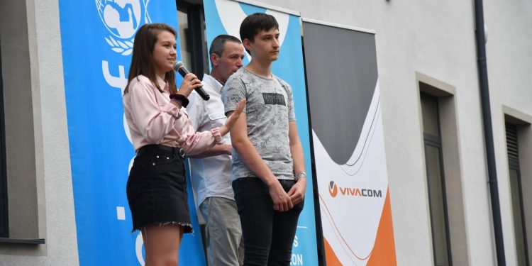 Тийнейджърите  в нета всеки ден