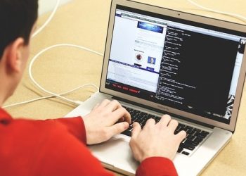 Финансират обучения  по програмиране и бизнес