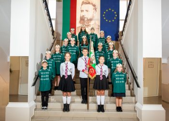 Между историята и дигиталната творческа среда