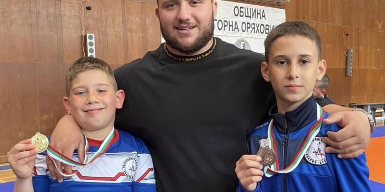 С труд и постоянство към върха