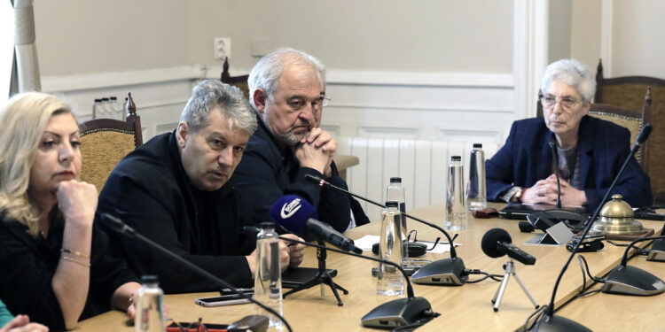 БАН с призив за защита на българския език