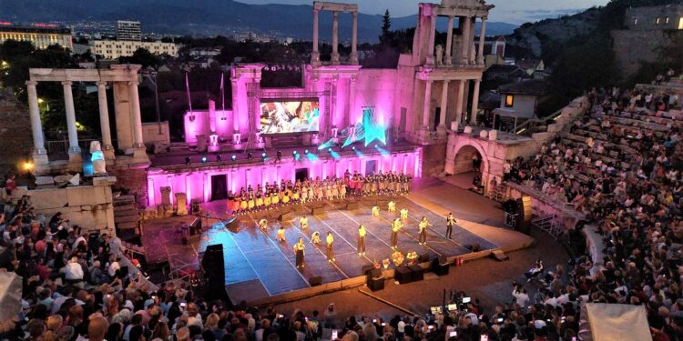 580 деца завладяха Античния театър в Пловдив