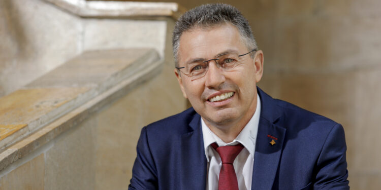 Проф. д-р Ивайло Копрев, ректор на Минно-геоложкия университет: Амплоато ни е да създаваме минни инженери