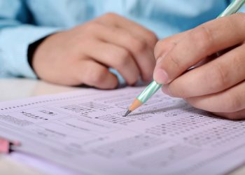 Над 52 000 четвъртокласници се явиха на НВО по математика
