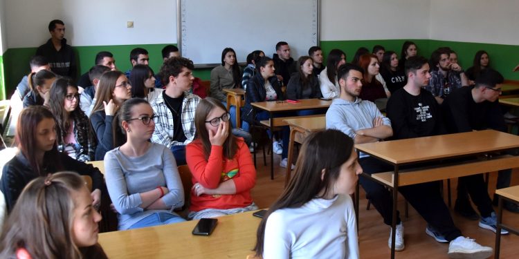 Университетите приемат до 150 лица с предоставена временна закрила