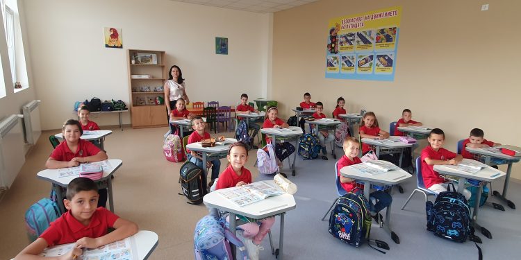 Учениците от I до III в ОУ „Св. св. Кирил и Методий“ в село Нови хан ще се обучават в нов корпус