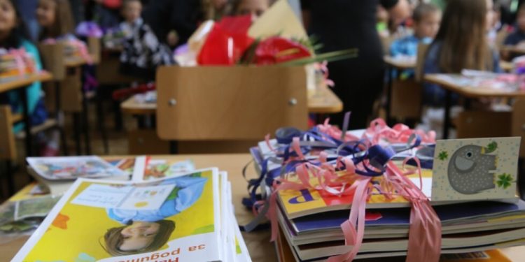 Безплатните учебници навреме в клас