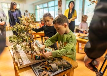 В проекта на МОН „Силен старт“ в Пловдивска област са се включили 64 детски градини. Обхванати са над 1200 деца. Това стана ясно при посещението на служебния министър на образованието и науката проф. Галин Цоков в ДГ „Марица“ в Града под тепетата