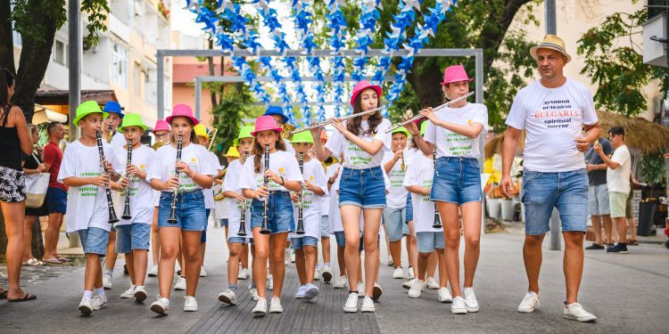 Аплодисменти за болярските деца