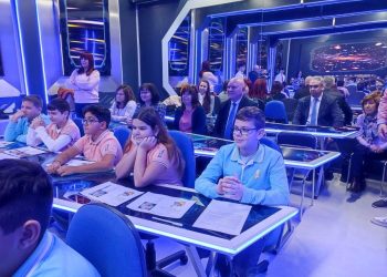 Пловдивски петокласници търсят условия за живот извън Земята в училищна симулационна зала