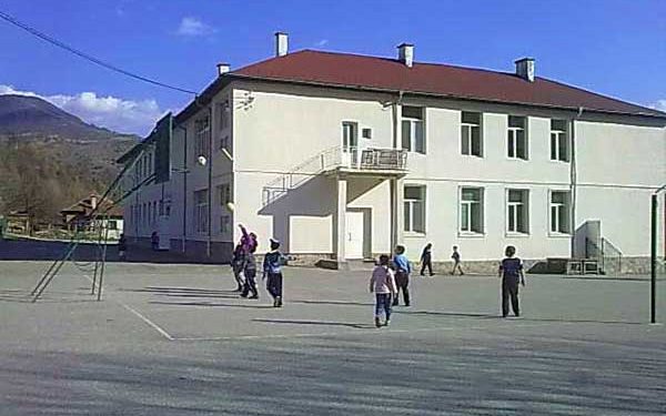 Повече училища и градини със статут на „защитени“