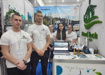 Ученици създадоха плаваща ВЕИ централа за чиста енергия