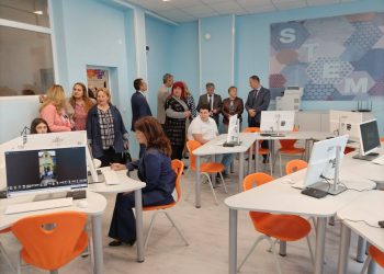 Нов STEM център в Професионалната гимназия по дървообработване „Иван Вазов“ във Велинград ще подпомага обучението по природни науки, математика, технологии, инженерство и изкуство.