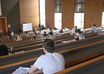 Приемат 41 566 студенти държавна поръчка наесен