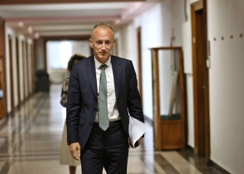 МОН ще предложи промени в учебните планове в гимназиален етап