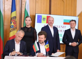 Филиалът на Русенския университет „Ангел Кънчев“ официално получи сградата на бившия Тараклийски университет