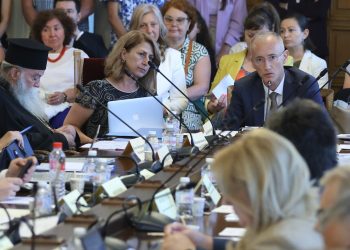 В парламентарната Комисия по образованието и науката започнаха дебатите по внесените от Министерския съвет промени в Закона за предучилищното и училищното образование