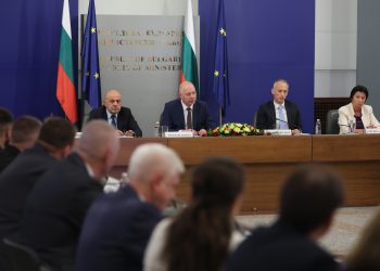 Премиерът Росен Желязков: Нито едно дете не трябва да бъде оставено извън образователната система