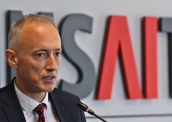 Родни учени и студенти ще работят в MIT