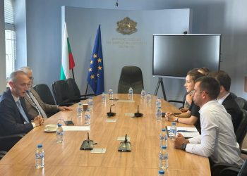 Без рязък скок на платено обучение