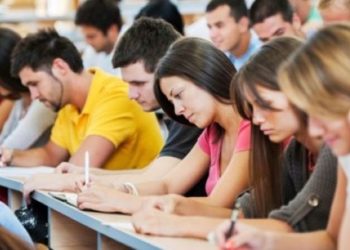 Зрелостниците трябва да внесат до 25 август здравноосигурителната си вноска за юли, напомнят от НАП