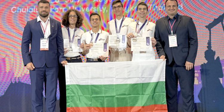 Четири медала – 3 сребърни и един бронзов, спечелиха българските ученици от 21. международна олимпиада по география