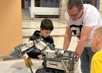 Подкрепа за 20 000 талантливи деца