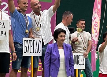 Зам.-министър Емилия Лазарова награди призьори в учителската Спартакиада