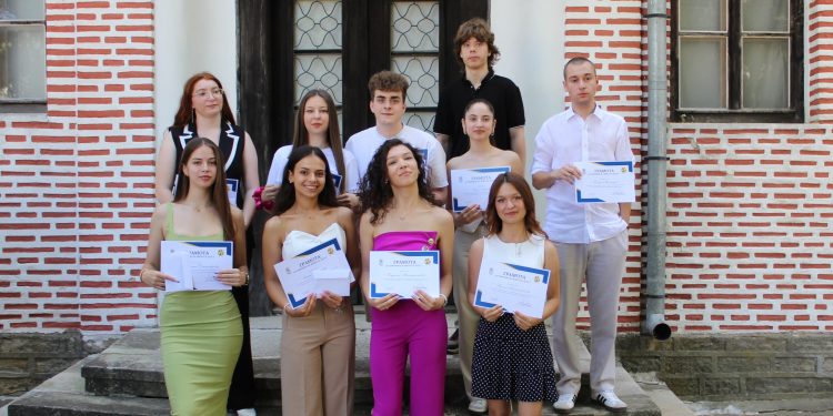 Как учениците в Първо СУ „Св. Седмочисленици“ в Търговище постигат високи резултати на матурата по математика