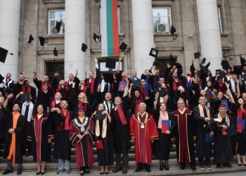 Русенският университет изпрати випуск 2025