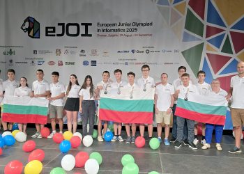 Пет медала за българските ученици от Европейската младежка олимпиада по информатика