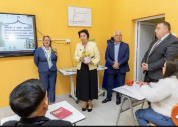 Заместник-министърът на образованието и науката д-р Емилия Лазарова откри новия STEM център в Средно училище „Антон Попов“ в Петрич