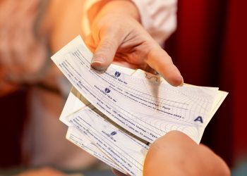 Община Русе отново дари „Културен чек“ на зрелостниците от града