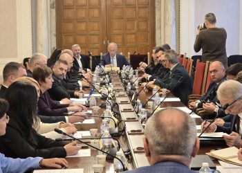 Парламентарната комисия по образованието и науката подкрепи проектобюджета, който предвижда 5,813 млрд. евро за сектора