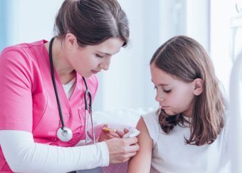 Безплатна HPV ваксина вече и за момичета от 15 до 18 ненавършени години