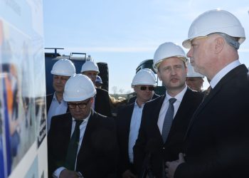 Българската наука има с какво да се похвали, а традициите ни в минно-геоложкото дело са такива, че националният ни капацитет – и научен, и производствен – няма как да не бъде взет под внимание“заяви министър-председателят Росен Желязков