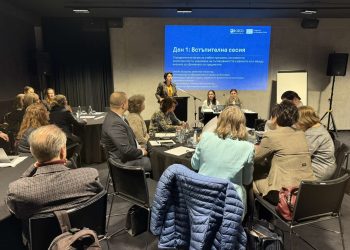 Експерти от Организацията за икономическо сътрудничество и развитие подпомагат Министерството на образованието и науката при разработването на нови учебни програми