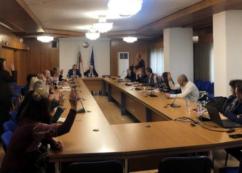 В област Смолян предлагат една паралелка по-малко за прием в гимназиите