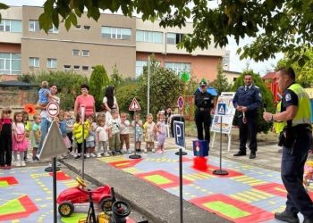 Над 60 000 деца и родители с подкрепа по проект „Силен старт“ на МОН